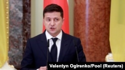 Президент України Володимир Зеленський у відеозверненні до нації 2 квітня повідомив про результат своєї першої розмови з президентом США Джо Байденом