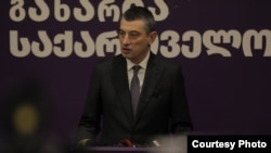 გიორგი გახარია თავს პოლიტიკური დევნის მსხვერპლად მიიჩნევს და თვლის, რომ ეს საქმეები ბიძინა ივანიშვილის წინასაარჩევნო მუქარის ასრულებაა.