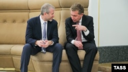 Російський мільярдер Роман Абрамович (л)