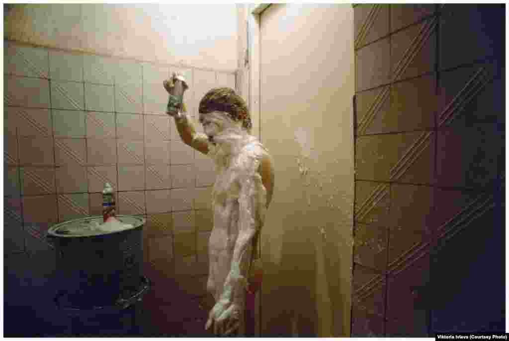 В интервью The New York Times в 1991 году, через пять лет после аварии, Ивлева сказала о мужчинах, которые работали внутри реактора, когда она делала свои фотографии: "Эти ребята &ndash; мои друзья. Я смотрела на них и думала: "О, Боже! Скоро я могу увидеть их в гробу!"