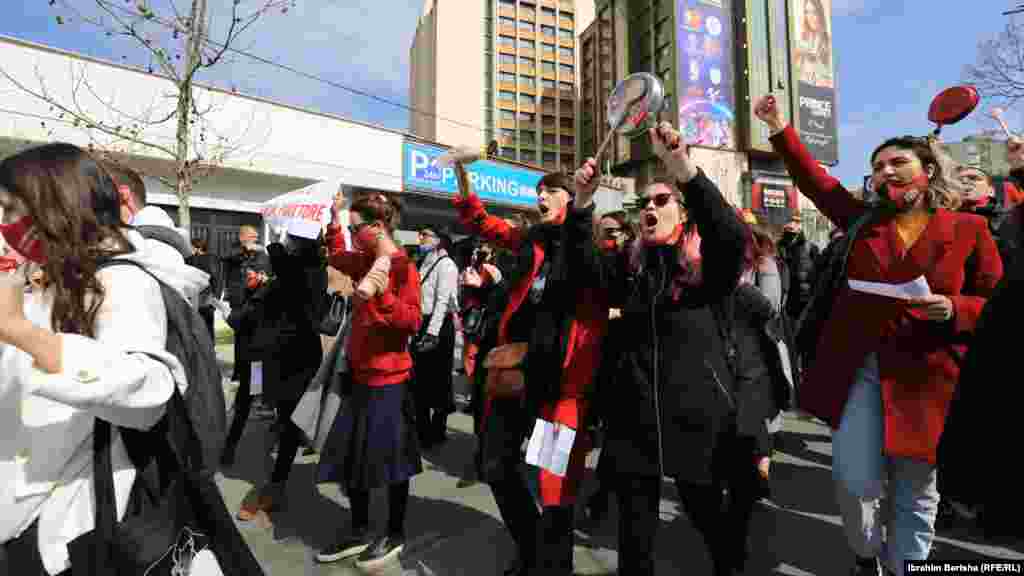 Pjesëmarrëset thanë se institucionet&nbsp;nuk e marrin seriozisht "jetën e grave".&nbsp;