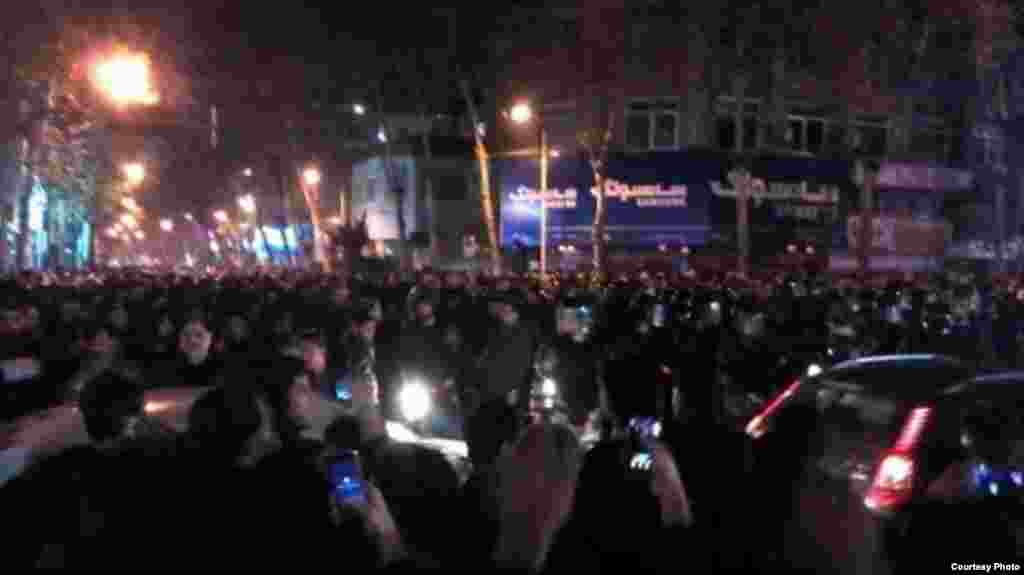 Выступления в Реште, в центральной части Ирана.