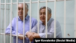 Омурбек Текебаев и Дуйшенкул Чотонов.