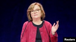 Նատալի Լուազո, արխիվ