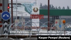 Це одностороннє рішення – країни Заходу візи для білоруських громадян не скасовували.
