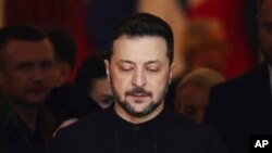 Liderul ucrainean Volodimir Zelenski la summitul privind Ucraina organizat de Marea Britanie după întâlnirea Zelenski-Trump, de la Casa Albă. 