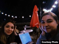 Victoria Colesnic și Natalia Sergheev.