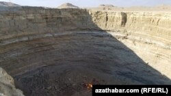 Түркмөнстандагы газ кени. Иллюстрациялык сүрөт