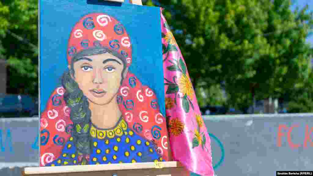 Drejtori ekzekutiv i organizatës &ldquo;Zëri i Romëve, Ashkalive dhe Egjiptianëve&rdquo;, Isak Skenderi tha se martesat e hershme janë &ldquo;kanceri që ushqehet brenda shoqërisë sonë&rdquo;. Sipas tij, kjo ndodh jo për shkak të prindërimit jo të mirë, por për shkak të diskriminimit institucional.