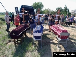 Поховання родини. Фото з особистого архіву родини