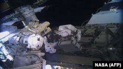 Астронавтки Крістіна Кох і Джессіка Мейр виходять із Міжнародної космічної станції (МКС) у відкритий космос 18 жовтня 2019 року