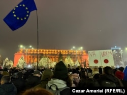 Piașa Victoriei din București, 12 decembrie 2025 - a treia seară de proteste.