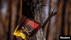  Попередньо встановлено, що в обох випадках місцеві жителі заїхали на заміновані території, самовільно змінивши визначені маршрути