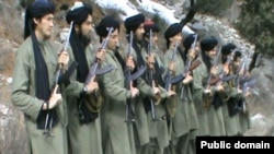 "Özbegistanyň yslam hereketi" atly toparyň söweşijileri.