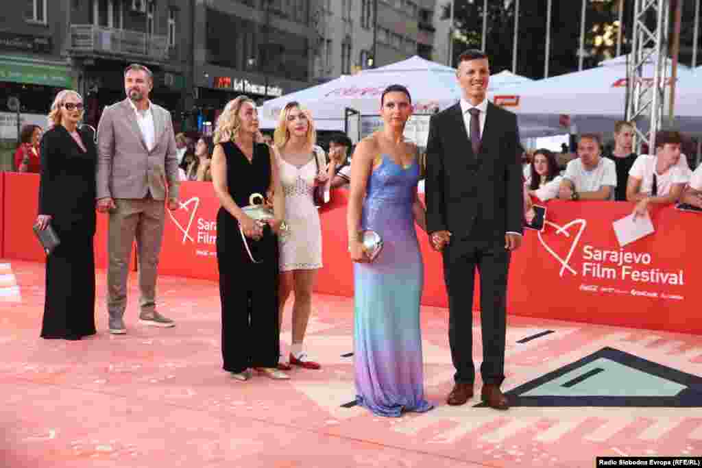 Festival će biti zaključen 22. augusta dodjelom nagrada Srce Sarajeva najboljim autorima, kao i drugih festivalskih i partnerskih priznanja za izuzetan doprinos filmskoj umjetnosti.