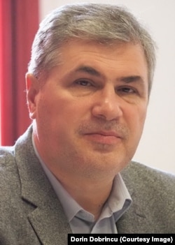 Dorin Dobrincu este doctor în istorie, Cercetător la Institutul de Istorie „A. D. Xenopol” din Iași – Filiala Iași a Academiei Române.