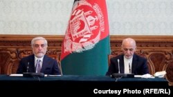 محمد اشرف غنی رئیس جمهور افغانستان(راست) عبدالله عبدالله رئیس شورای عالی مصالحه ملی