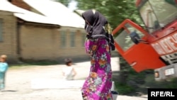 Кыргызстанда мектептерге жоолук салынып келүүгө тыйуу салынды