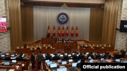 Жогорку Кеңеш. Иллюстрациялык сүрөт. 