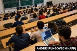 Potrivit INS, în 2020, 560.490 de studenți erau înscriși în universitățile din țară.