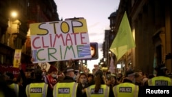 75% din persoanele consultate în studiul The Lancet sunt de părere că viitorul este înfricoșător.