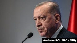 Preşedintele Recep Tayyip Erdoğan a presat în ultimele zile banca centrală pentru o relaxare agresivă a politicii monetare cu scopul de a stimula exporturile.