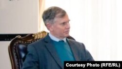 د افغانستان لپاره د بریتانيا شارزدافېر هوګو شارټر