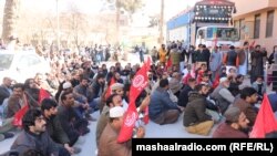 په پاکستان کې د ځوانو ډاکټرانو د احتجاج پخوانی انځور.