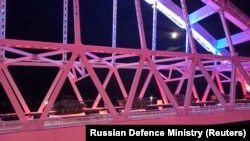 Росія перевозить військову техніку з анексованого Криму. 16 лютого 2022 року