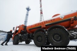 Prețul țițeiului ar putea crește în cazul unei interdicții asupra importurilor din Rusia.