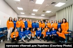 Микола Оверченко з учасниками програми «Навчай для України». Жовтень 2021 року