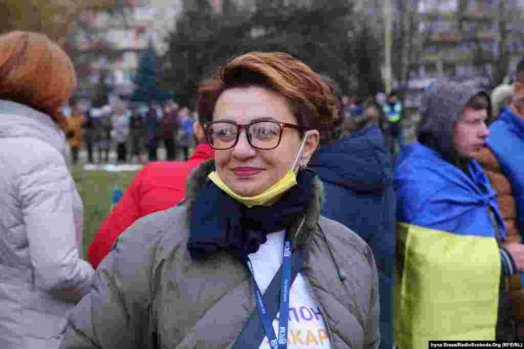 Катерина Легирда опікується дітьми сиротами з місцевого притулку. Прийшла на акцію разом зі своїми підопічними