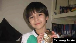 Игрок молодежной лиги клуба «Челси»  Дариус Нуритов. 