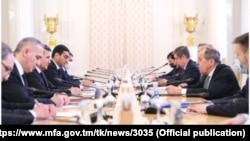 Duşuşyk wagtyunda. Türkmen DIM-niň fotosuraty