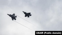 Avioane americane F-35 care au sosit în februarie 2024 la Baza Aeriană 86 de la Fetești pentru misiuni de poliție aeriană.