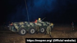 Exerciții militare de noapte în Transnistria