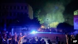 په لبنان کې د حزب الله په مرکز له برید وروسته سیمې ته امبولانسونه رسېدلي دي.