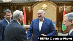 ალიაქსანდრ ლუკაშენკა და კიტ კელოგი მინსკში, 2025 წლის 21 ივნისი.