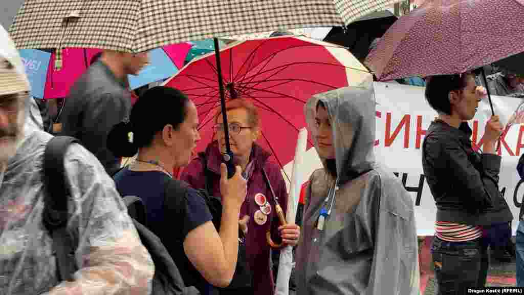"Danas branimo univerzitet. Jer bez slobodnog univerziteta nema slobodnog društva", poruka je organizatora.