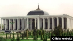 Türkmenistanyň Mejlisiniň binasy