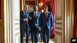 Ministrul francez de externe Jean-Noel Barrot (stânga) , ministrul de externe al Marii Britanii David Lammy, în centru, și secretarul de stat american Marco Rubio, la Paris, 17 aprilie 2025.