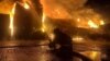Salvatorii sting un incendiu izbucnit după un atac rusesc asupra regiunii Odesa, octombrie 2025. Fotografie de arhivă.