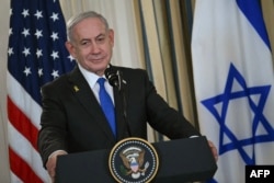 Prim-ministrul israelian Benjamin Netanyahu la conferința de presă comună cu președintele american Donald Trump în Sala de Mese a Casei Albe din Washington, DC, pe 29 septembrie 2025.
