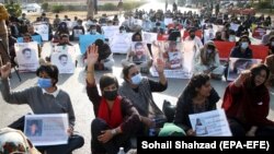 په اسلام اباد کې د ورکو بلوڅانو خپلوانو د لاربون وروسته احتجاجي ناسته کې د خپلو ورکو خپلوانو د موندلو غوښتنه کوله. ۲۰۲۱، ۱۶ فبروري