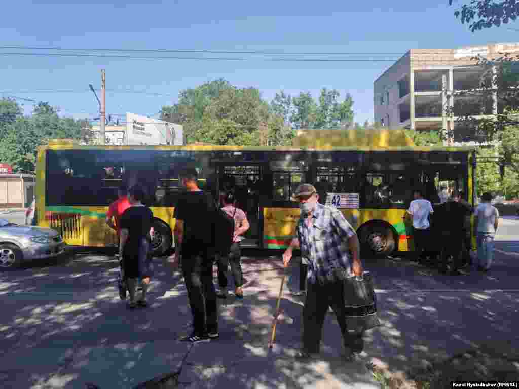 Мэрия Бишкека инициировала акцию &laquo;Подвези&raquo;, сообщили в пресс-службе муниципалитета.