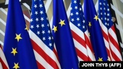 Єврокомісар з питань торгівлі Марош Шефчович залишив зустріч у Вашингтоні із невеликою ясністю щодо позиції США, намагаючись визначити цілі американської сторони