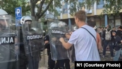 Блокування суду в Новому Саду через арешт учасників антиурядових протестів, 20 серпня 2025 року