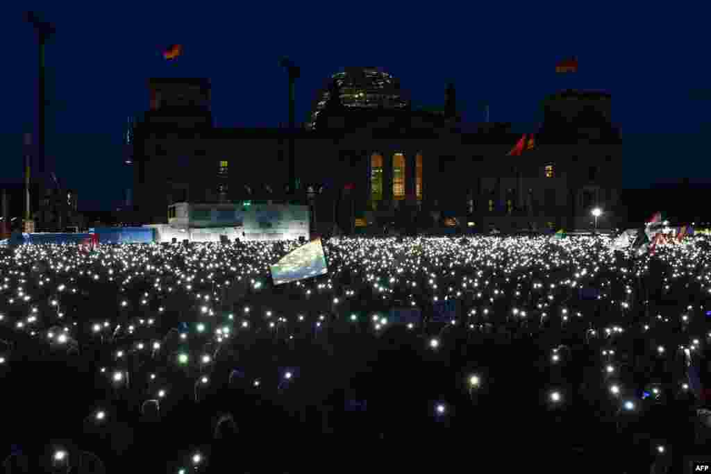 AfD este al doilea cel mai popular partid din Germania, potrivit sondajelor de opinie actuale. Ei se bucură de cea mai multă susținere între alegătorii din estul Germaniei. Berlin, în fața clădirii Reichstag-ului, 21 ianuarie.