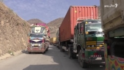 تورخم کې د لاریو ډرېوران افغانستان ته د تګ غوښتنه کوي