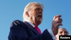 Дональд Трамп сказав, що не займає чийсь бік через війну в Україні, і просто хоче зупинити вбивства